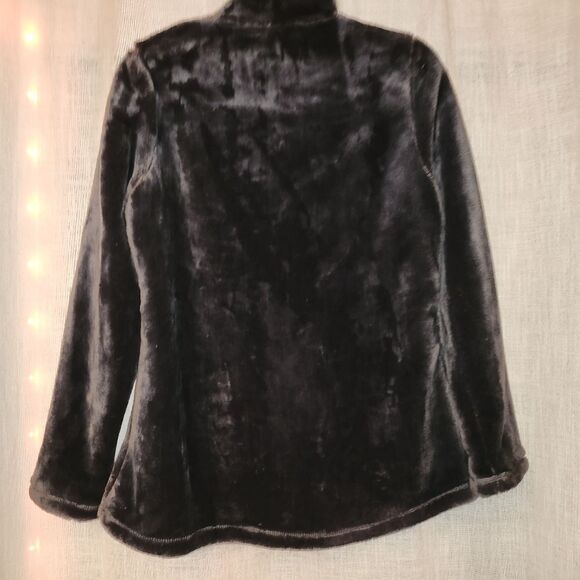 Faux Fur Jacket Size Medium. - Picture 4 of 6